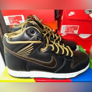 Nike SB Dunk High OG QS Pawnshop Skate Company old soul